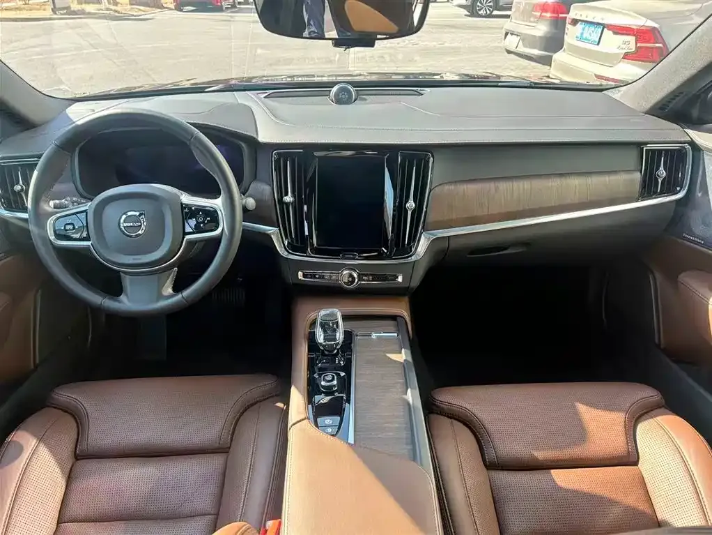 Volvo S90 2024 из CN, фото 3