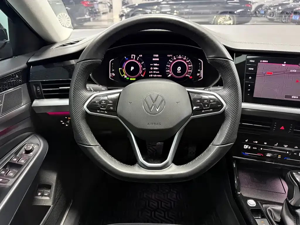 Volkswagen Passat New Energy — фото 2