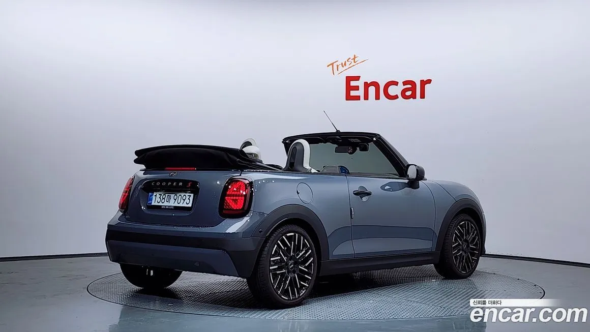 Mini Cooper Convertible 2025 из KR, фото 5