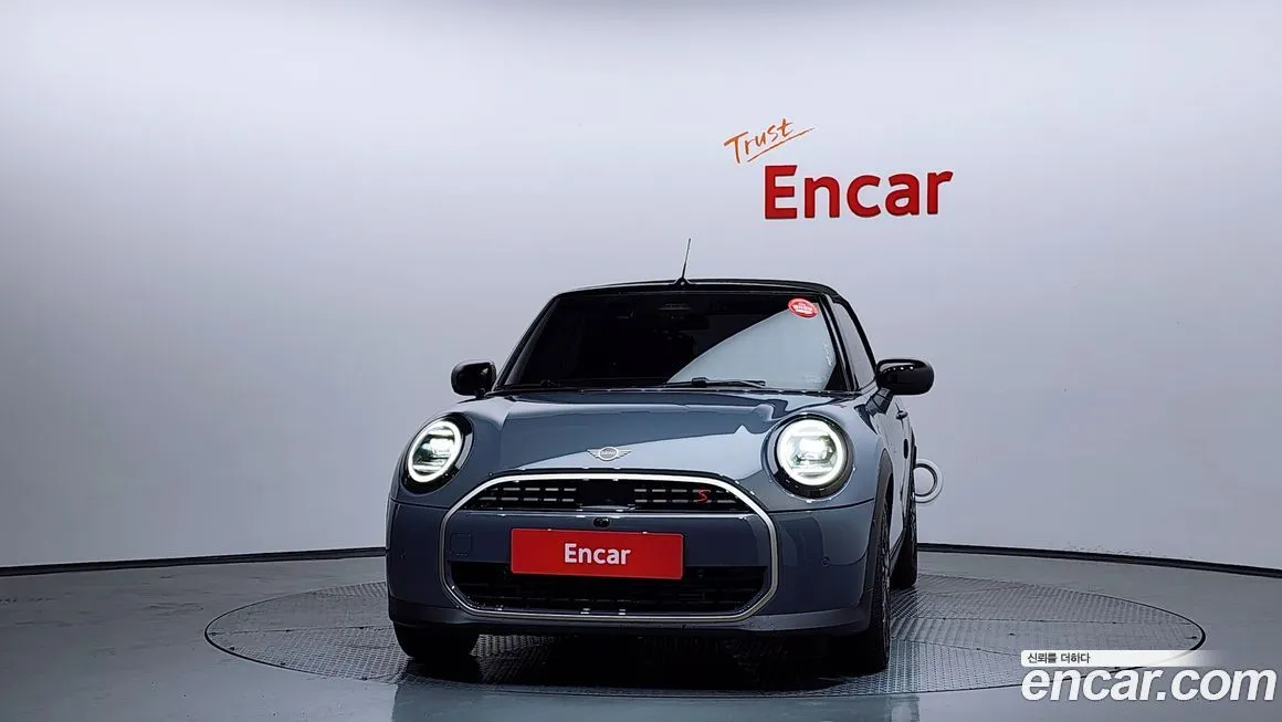 Mini Cooper Convertible 2025 из KR, фото 2