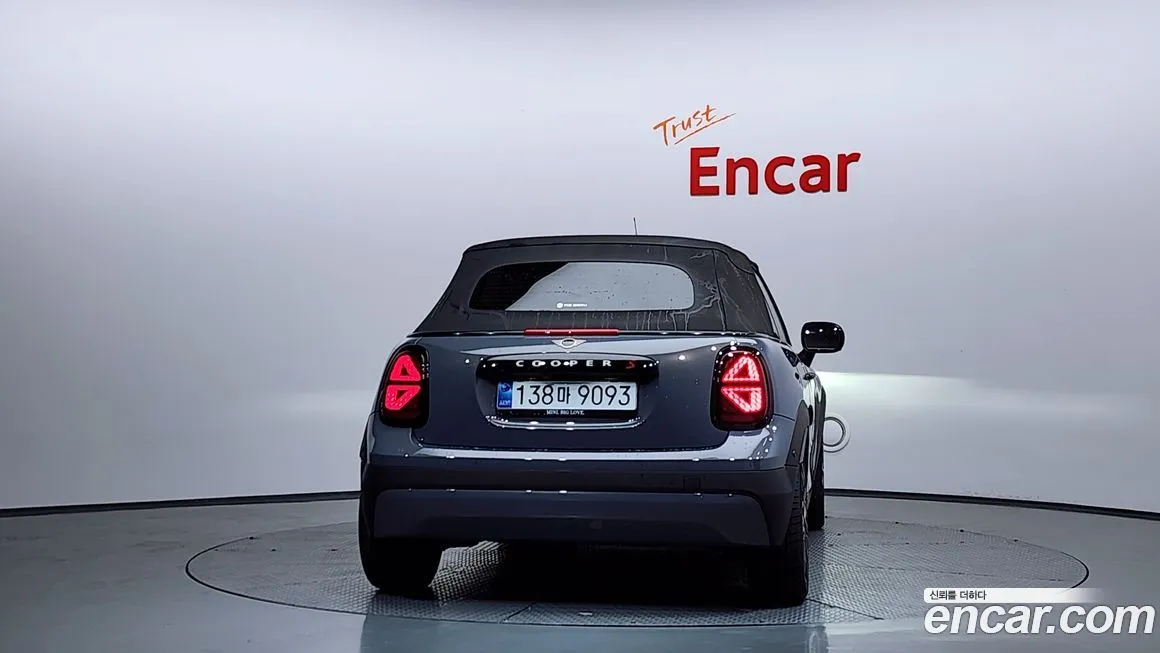 Mini Cooper Convertible 2025 из KR, фото 3