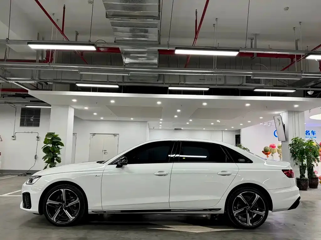 Audi A4L 2024 из CN, фото 3