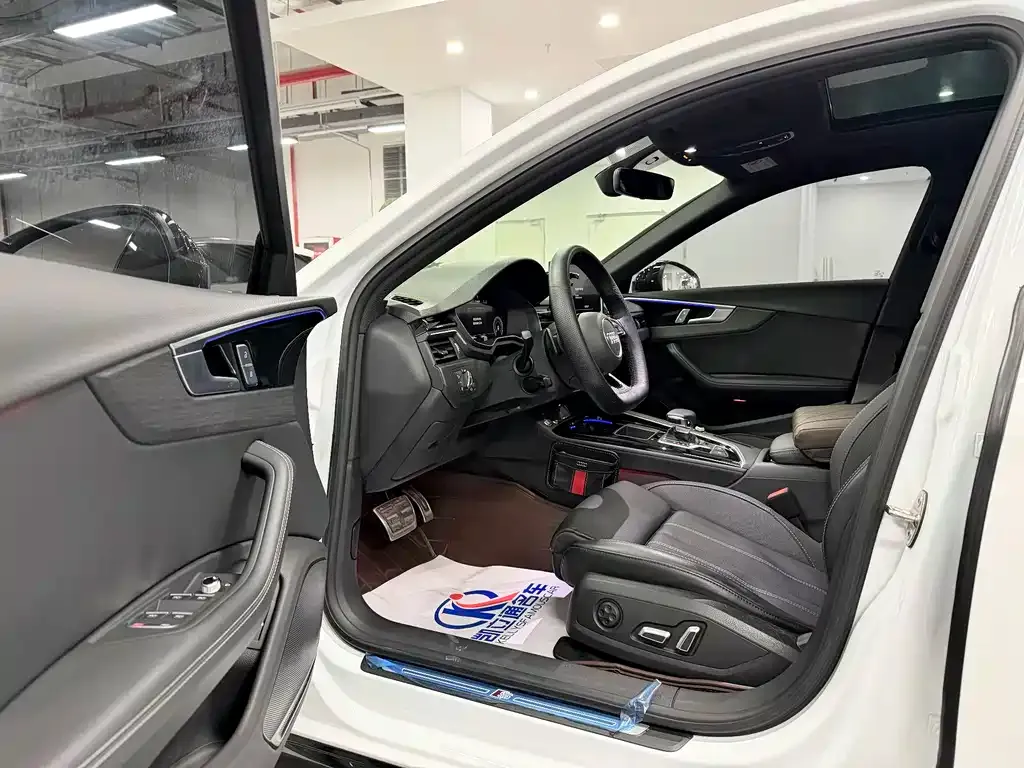 Audi A4L 2024 из CN, фото 2