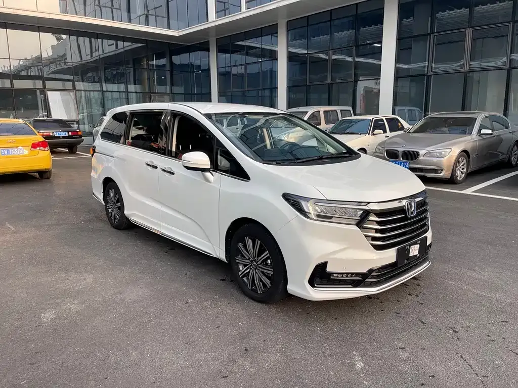 Honda Odyssey — фото 10