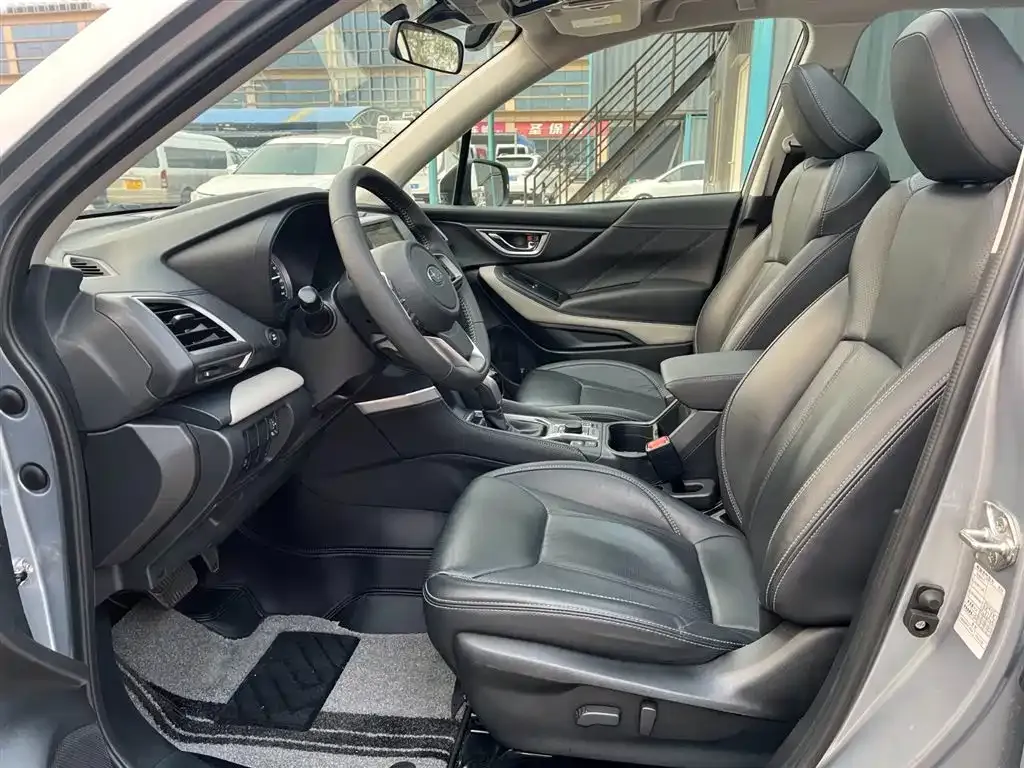 Subaru Forester 2023 из CN, фото 5