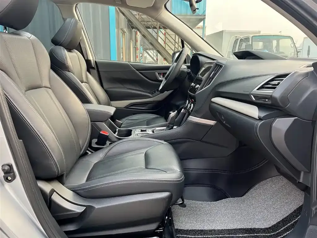Subaru Forester 2023 из CN, фото 4