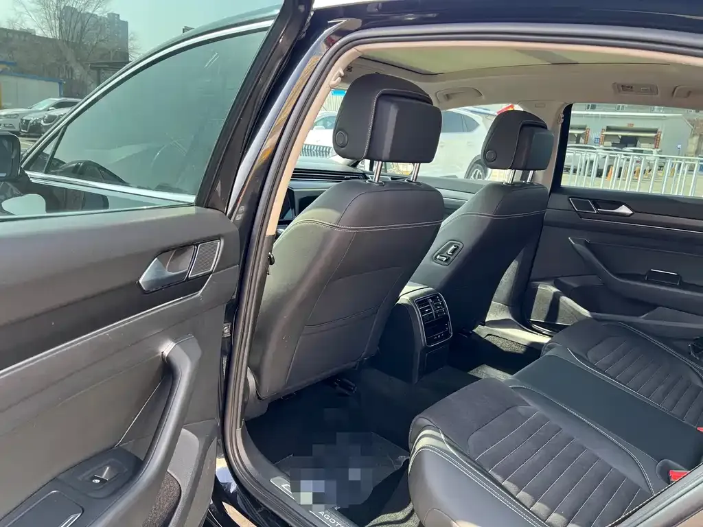 Volkswagen Magotan 2022 из CN, фото 2