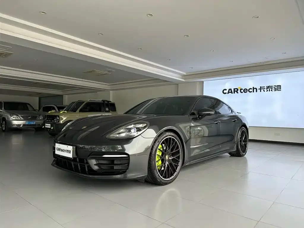 Porsche Panamera — фото 1