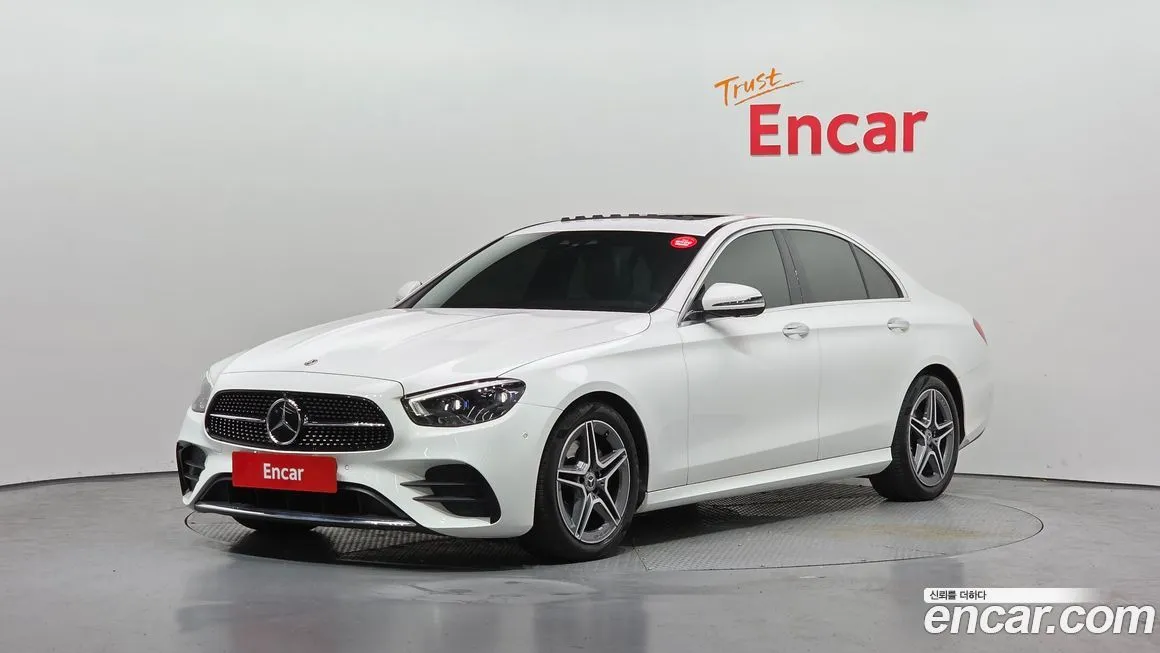 Mercedes-Benz E-Class — фото 1
