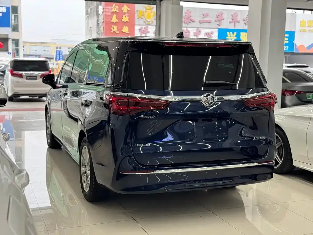 Buick GL8 2022 из CN, фото 3