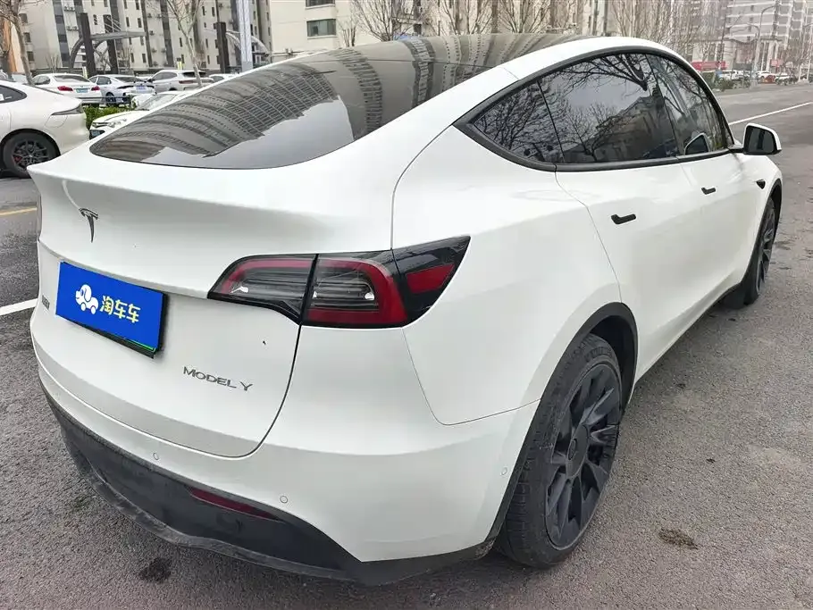 Tesla Model Y — фото 5