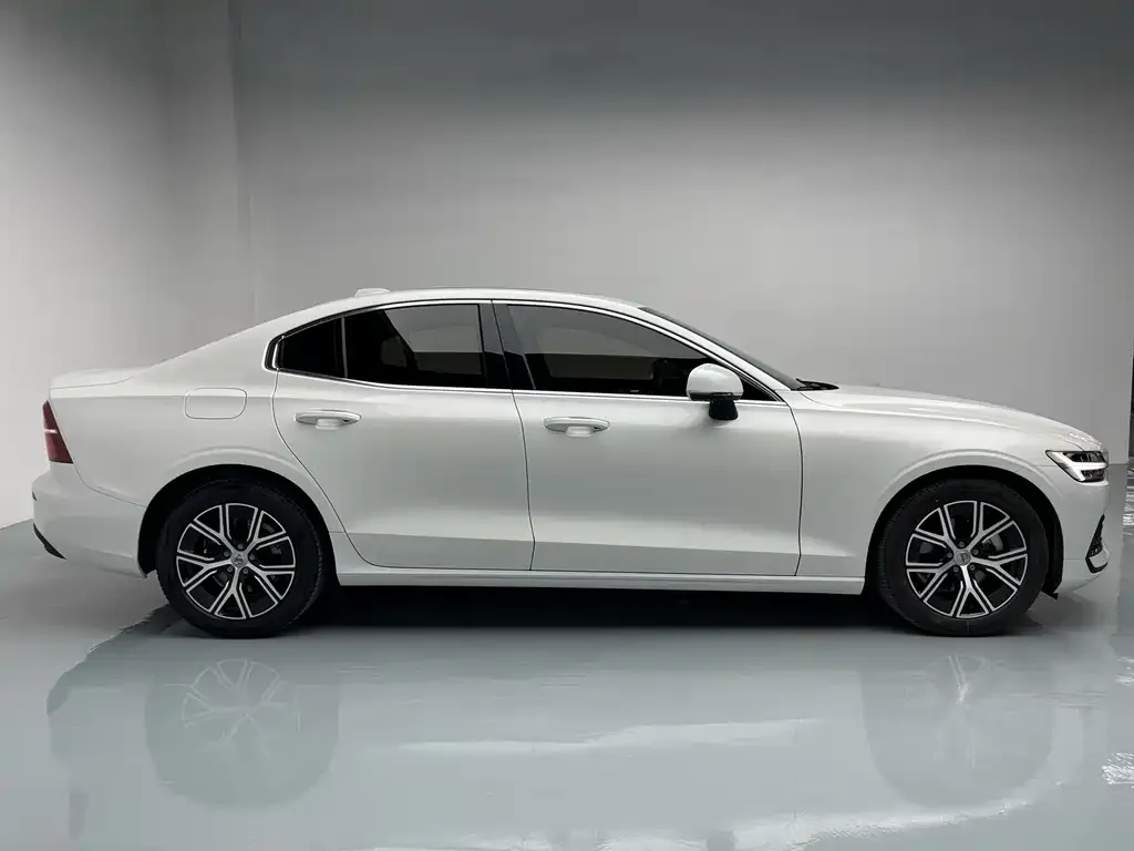 Volvo S60 — фото 2