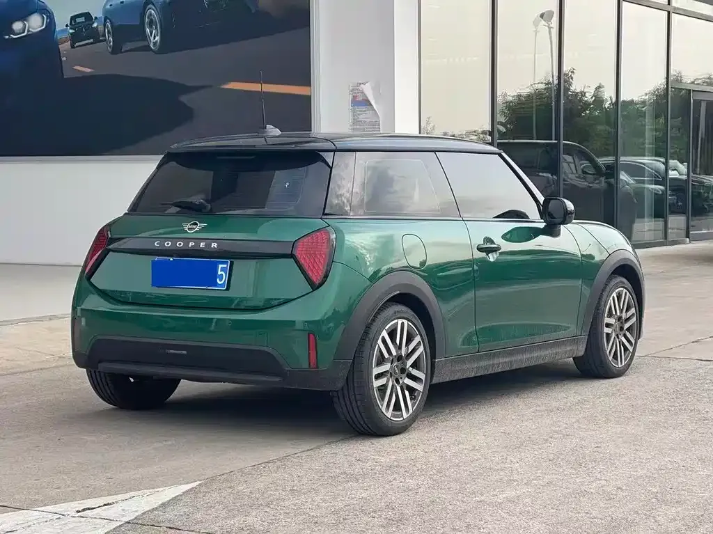 MINI Cooper (3-door) 2025 из CN, фото 3