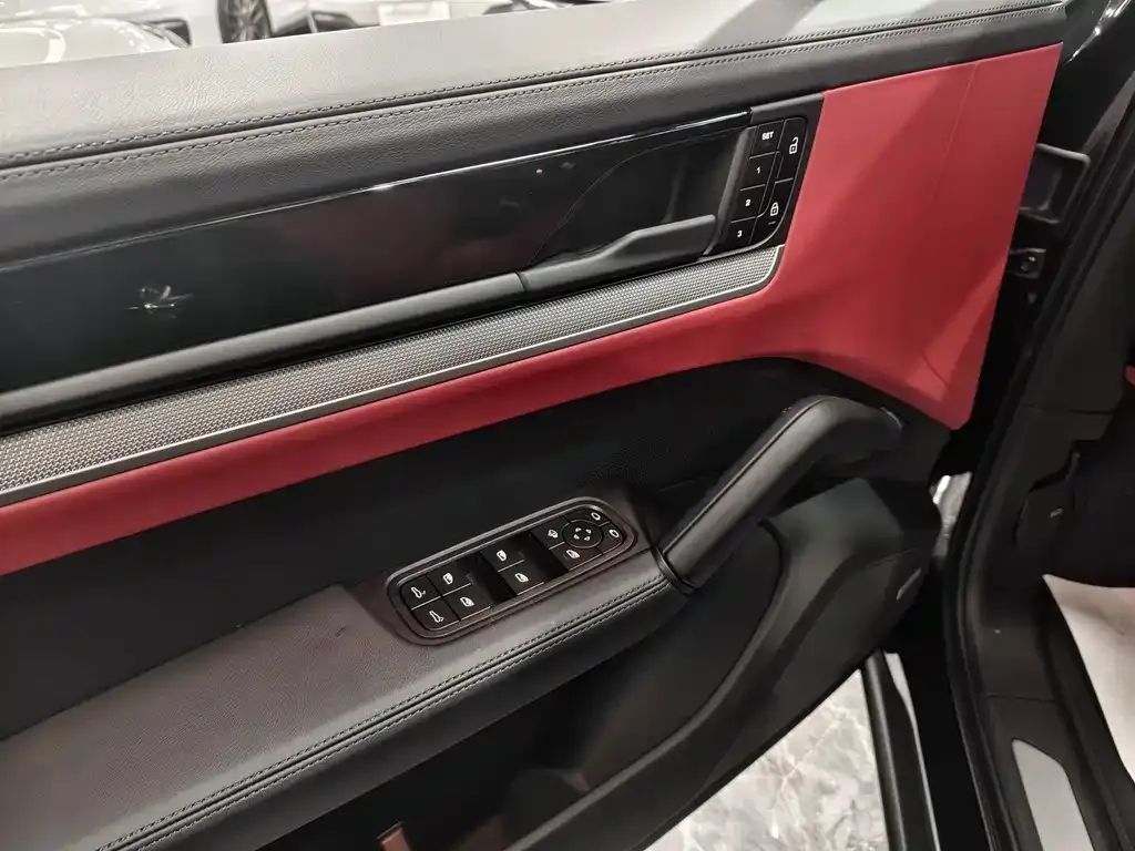 Porsche Cayenne 2025 из CN, фото 4