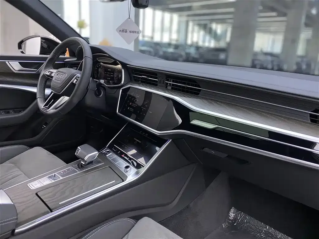 Audi A6L 2023 из CN, фото 6