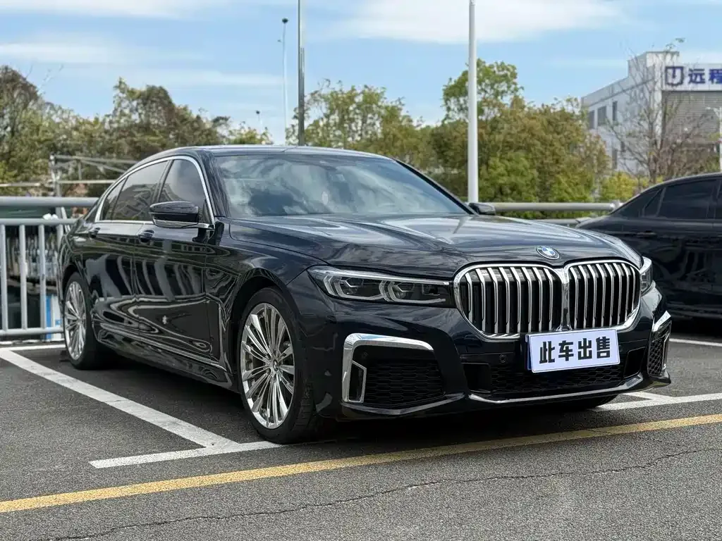 BMW 7 Series — фото 10