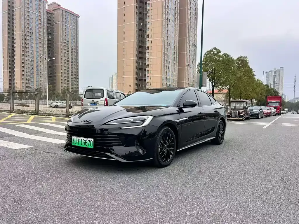 BYD Seal 07 DM-i — фото 1