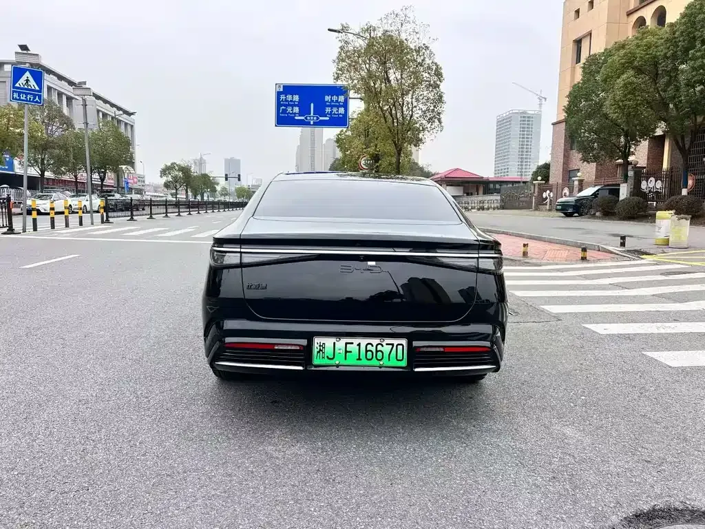 BYD Seal 07 DM-i — фото 9