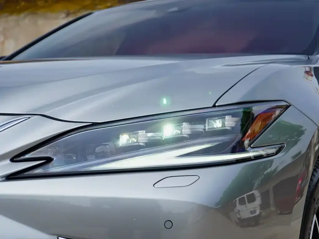Lexus ES 2023 из CN, фото 2