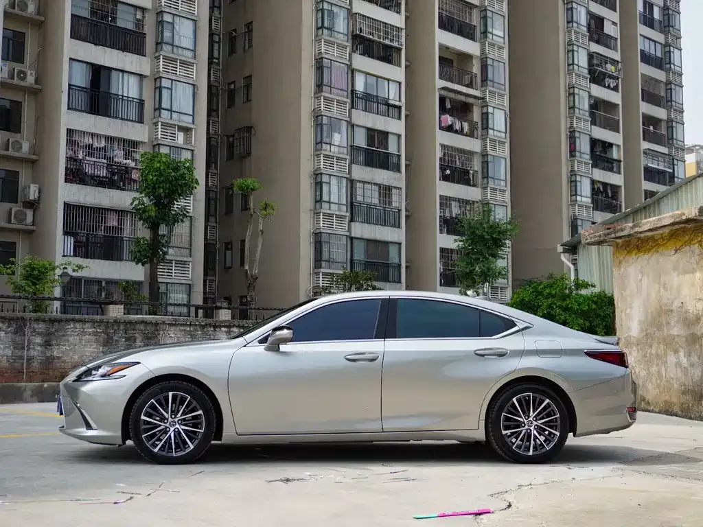 Lexus ES 2023 из CN, фото 8