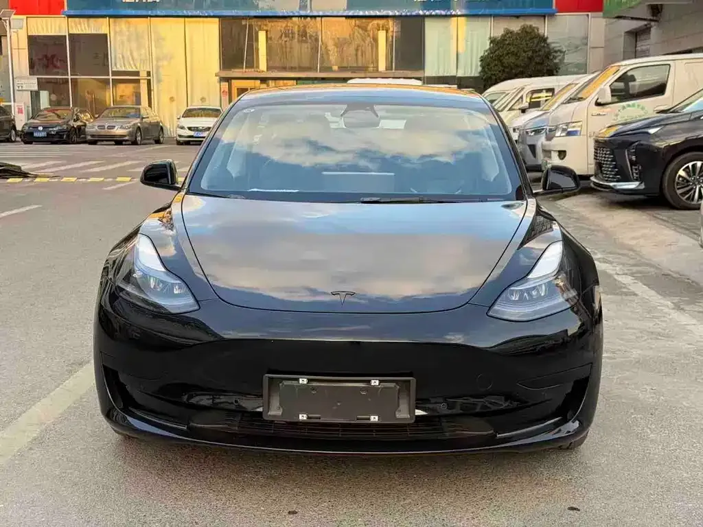 Tesla Model 3 — фото 7