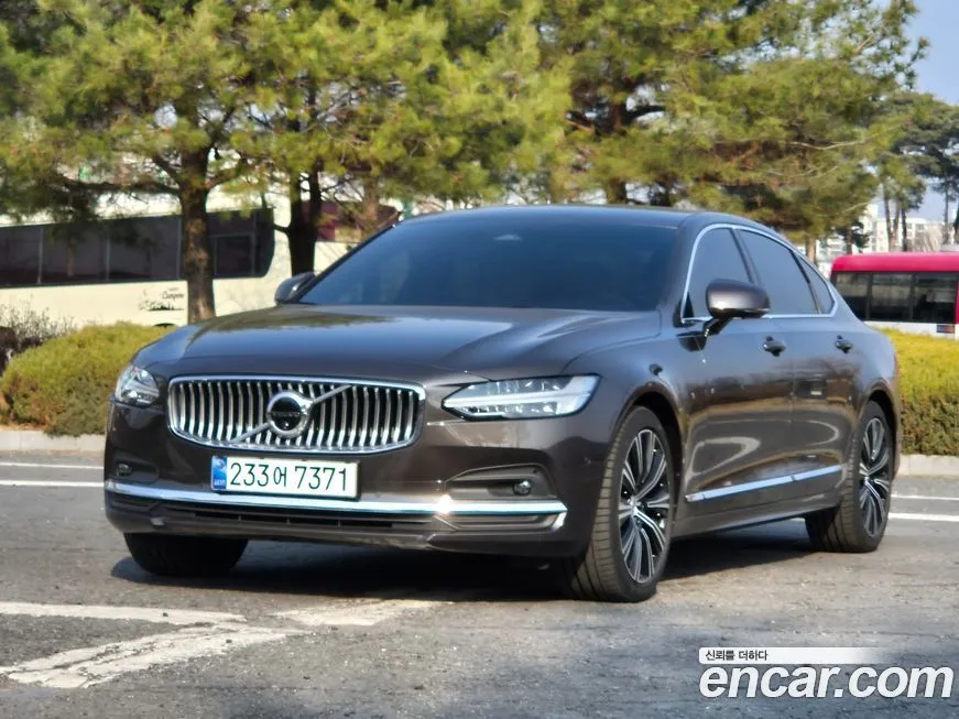 Volvo S90 — фото 1