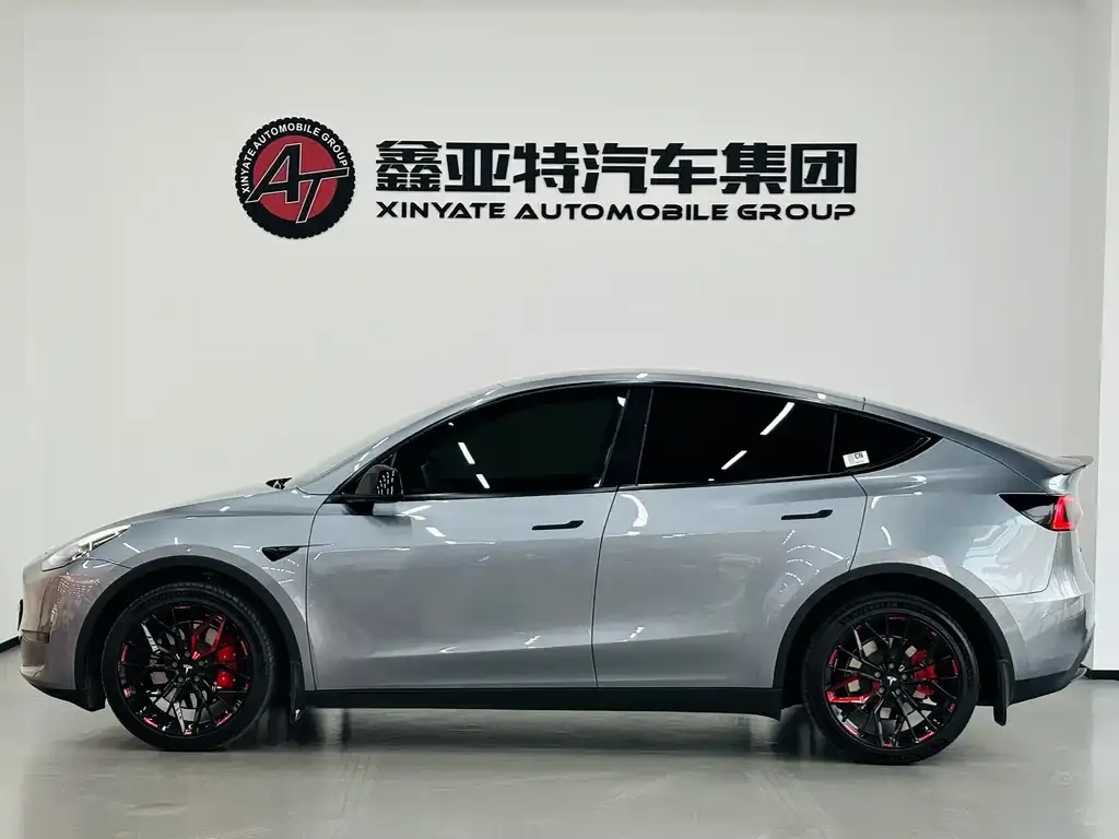 Tesla Model Y 2024 из CN, фото 5