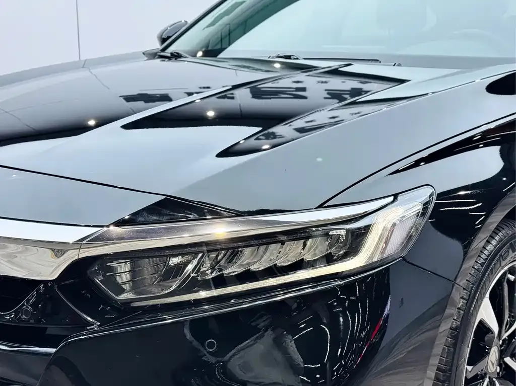 Honda Accord — фото 8