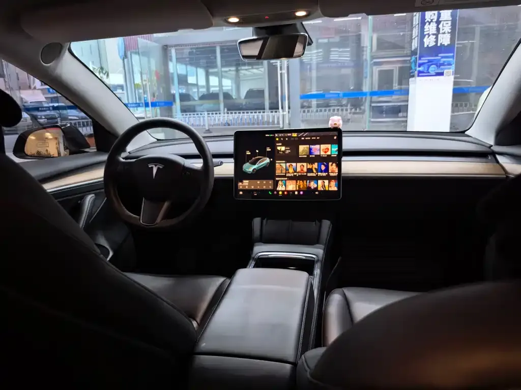 Tesla Model 3 — фото 6