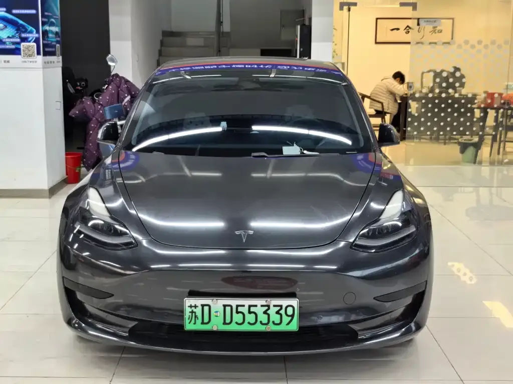 Tesla Model 3 — фото 9