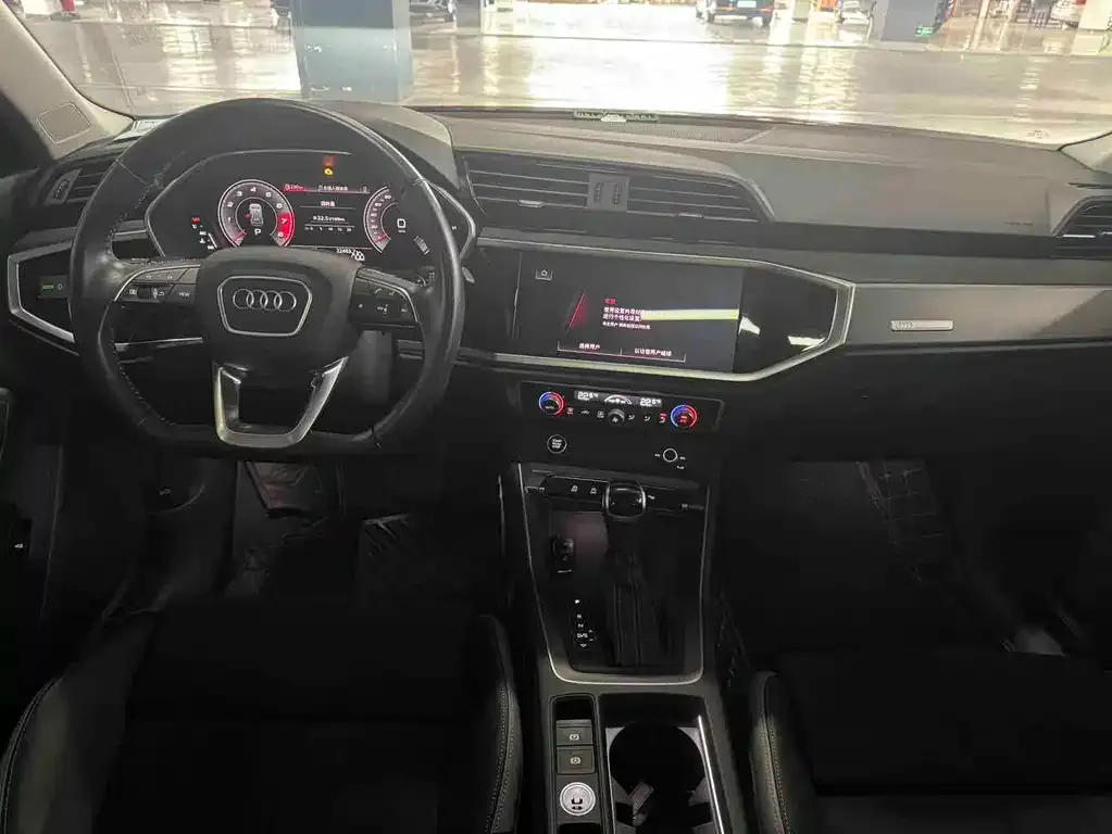Audi Q3 — фото 6