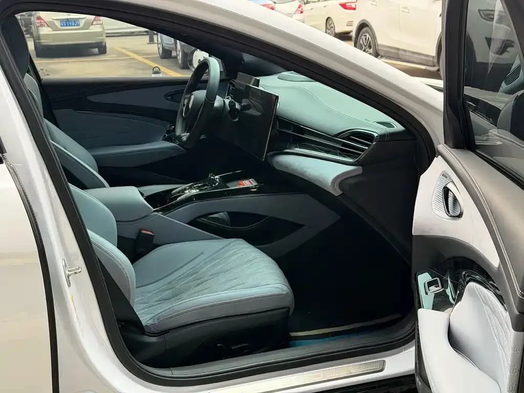 BYD Seal — фото 2