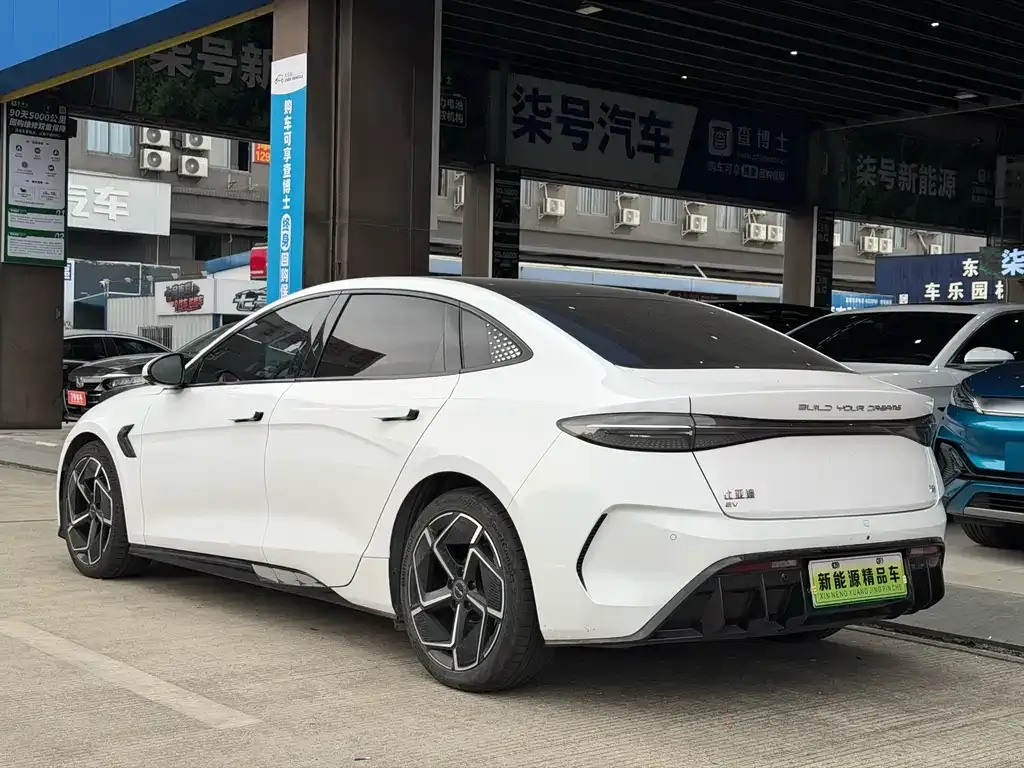 BYD Seal — фото 7