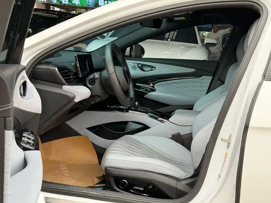 BYD Seal — фото 4