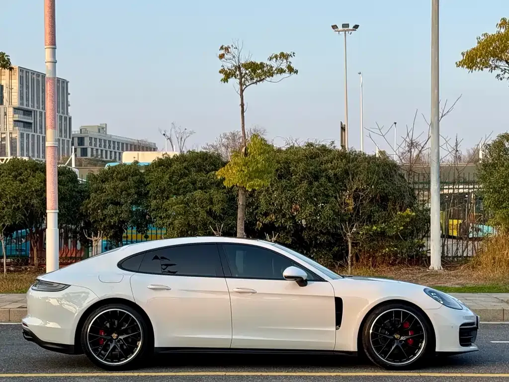 Porsche Panamera — фото 9