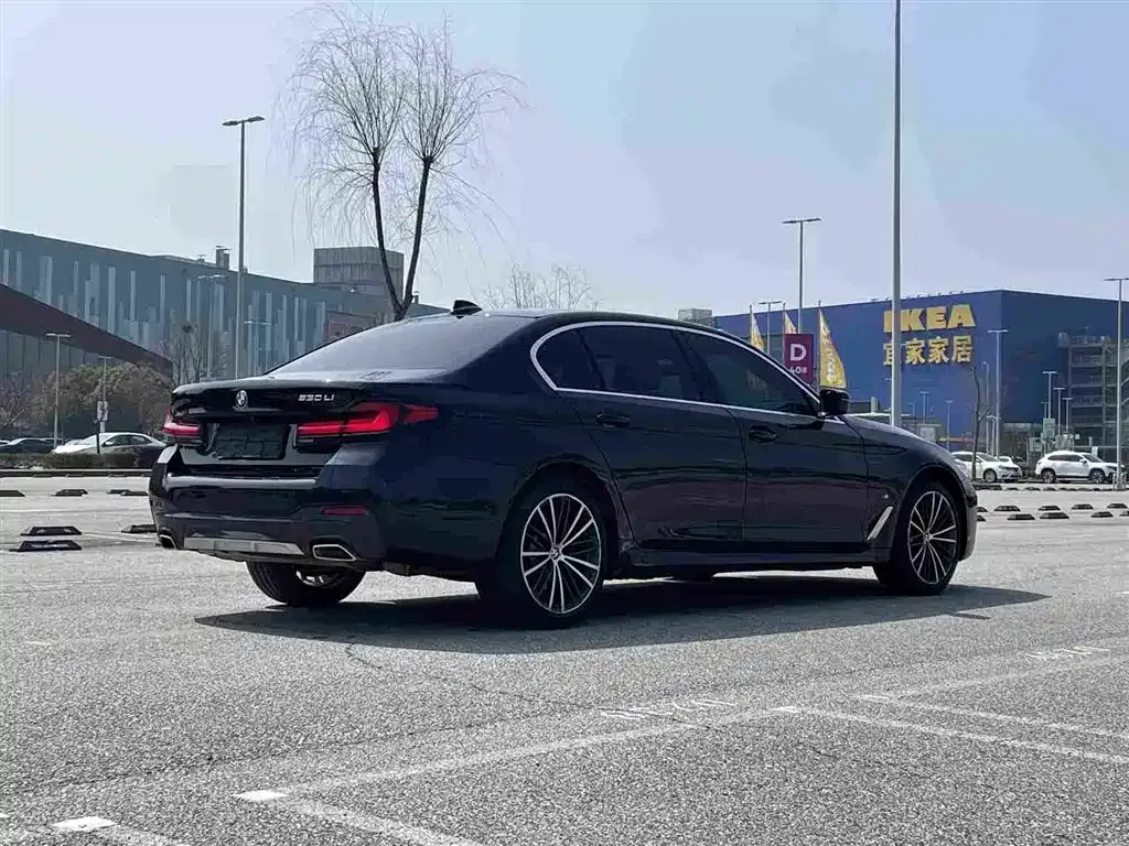 BMW 5 Series — фото 9