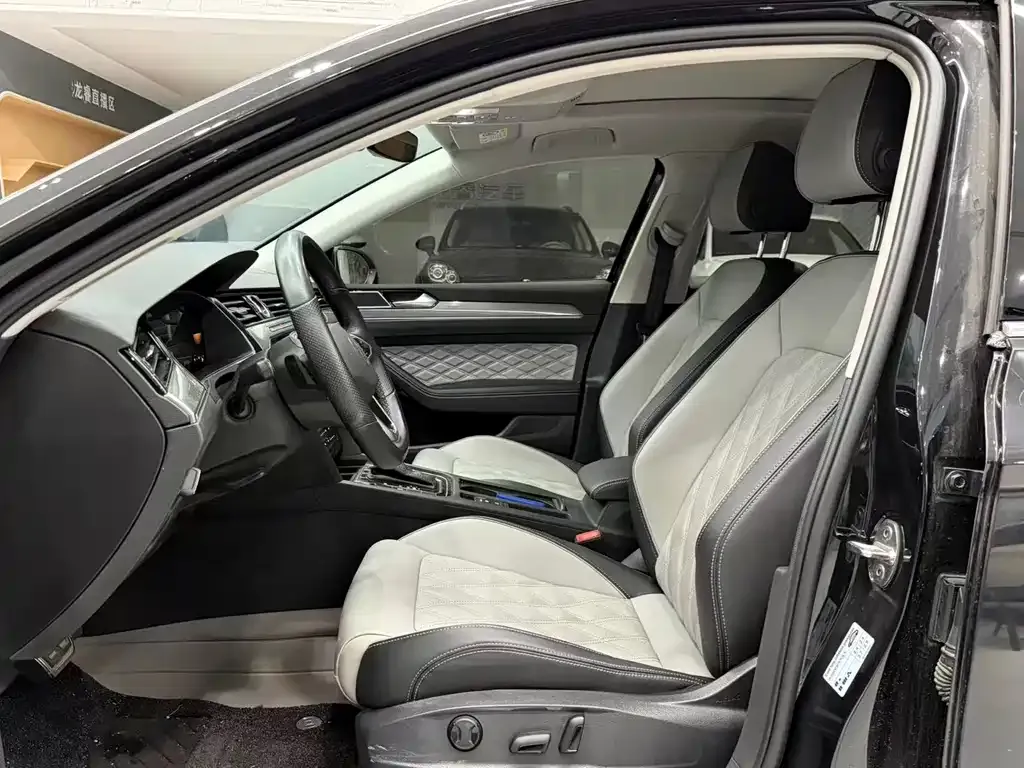 Volkswagen Magotan 2023 из CN, фото 9