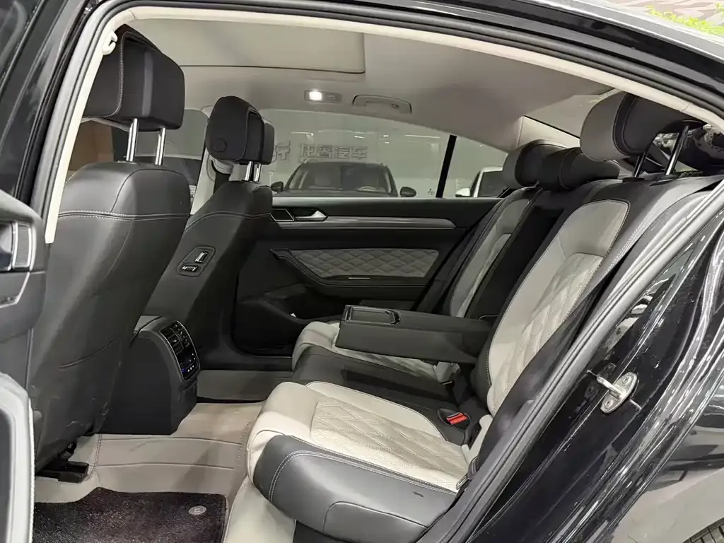 Volkswagen Magotan 2023 из CN, фото 3