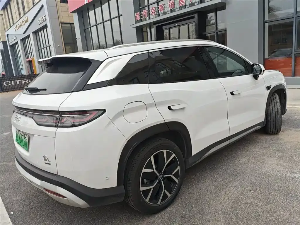 BYD L DM-i — фото 2