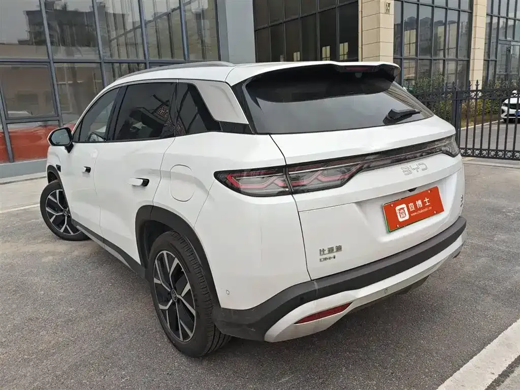 BYD L DM-i — фото 10