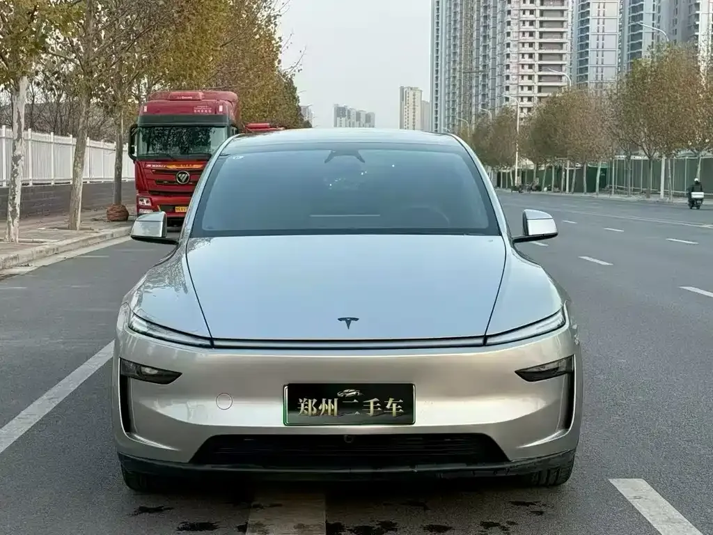 Tesla Model Y L — фото 5