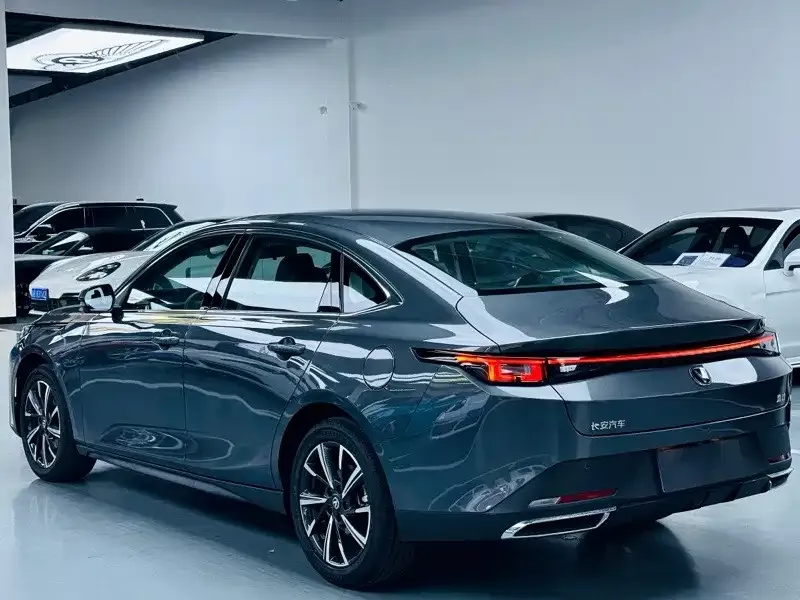 Changan Eado — фото 4