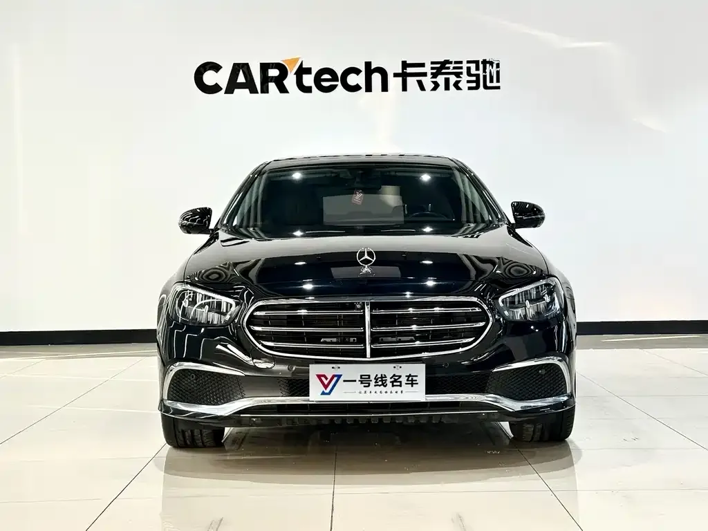 Mercedes-Benz E-Class — фото 1