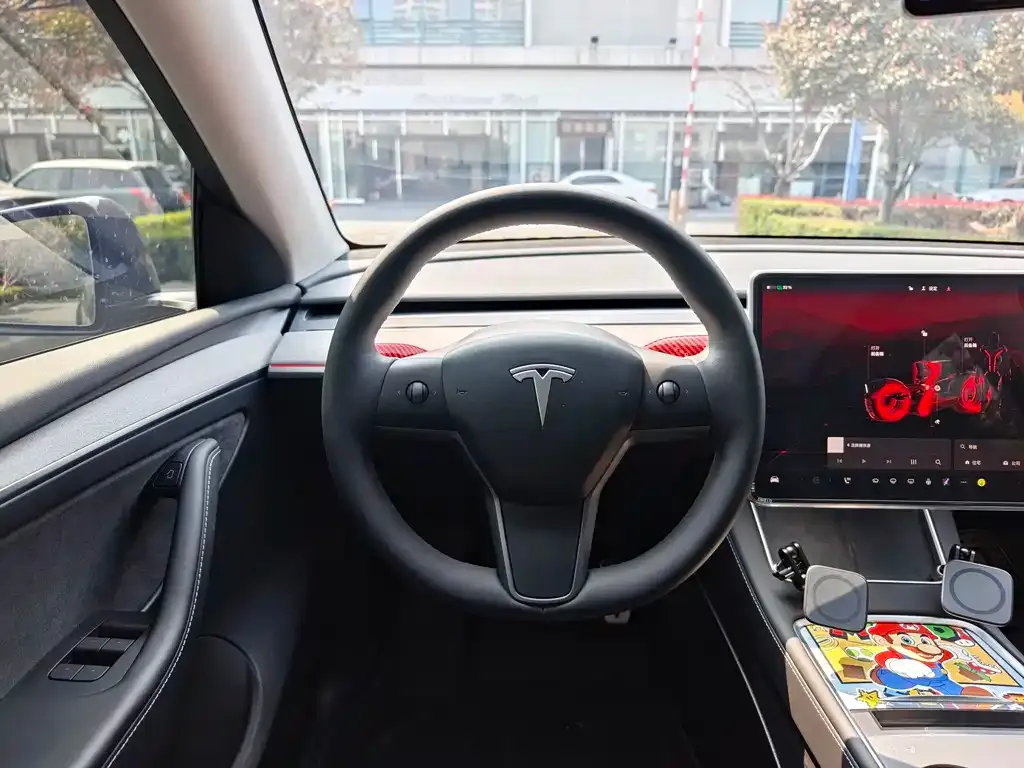 Tesla Model Y — фото 9