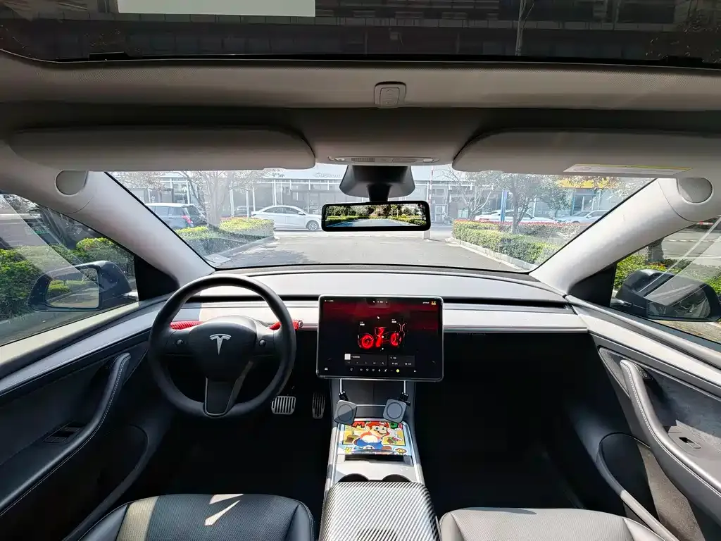 Tesla Model Y — фото 5