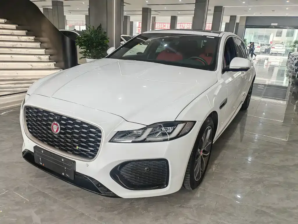 Jaguar XFL — фото 1