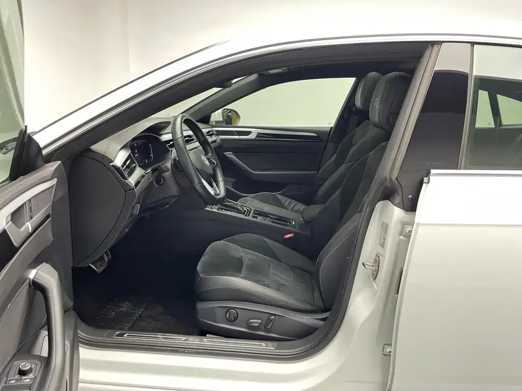 Volkswagen CC 2022 из CN, фото 3