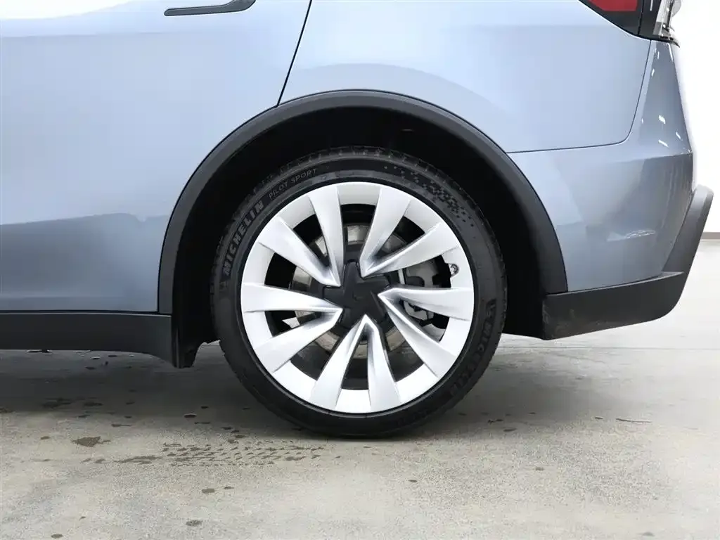 Tesla Model Y 2025 из CN, фото 10