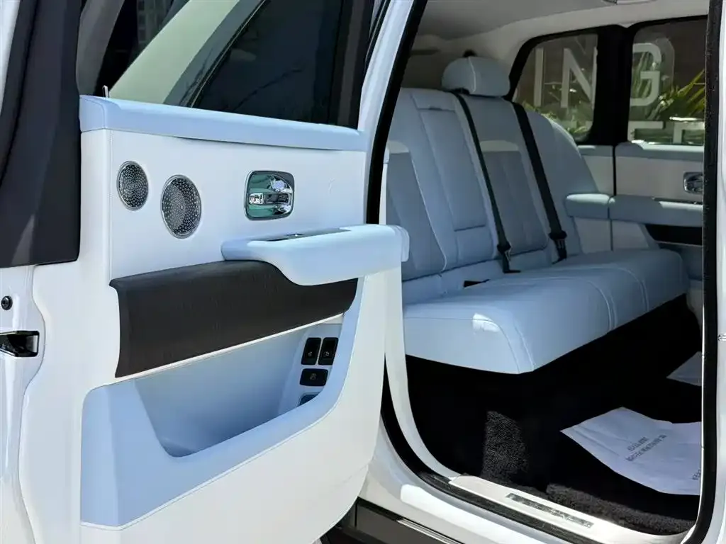 Rolls-Royce Cullinan 2023 из CN, фото 5