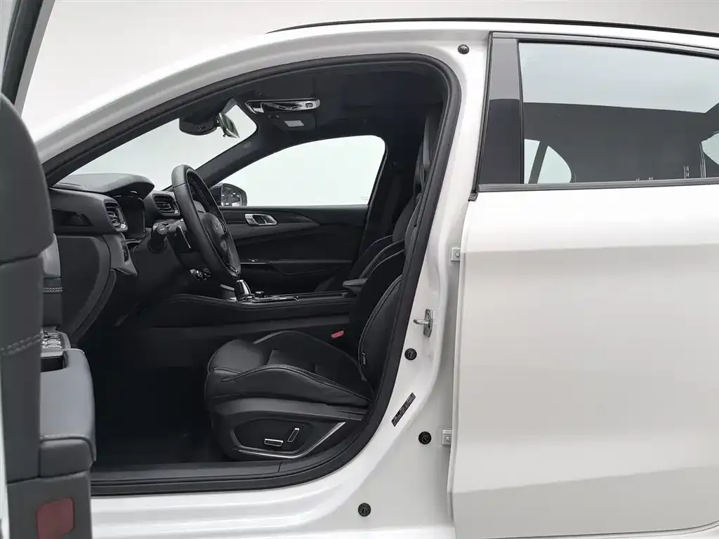 Lynk & Co 02 Hatchback 2023 из CN, фото 4